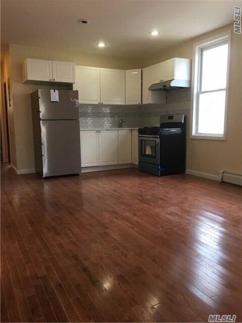 Foto del edificio - 208 E 42nd St