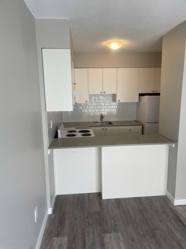 Building Photo - Regency Towers