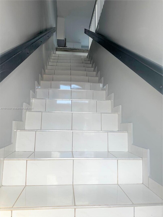 Foto del edificio - 3252 W 70th St