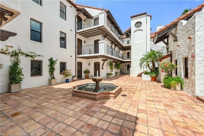 Building Photo - 5850 Pelican Bay Blvd