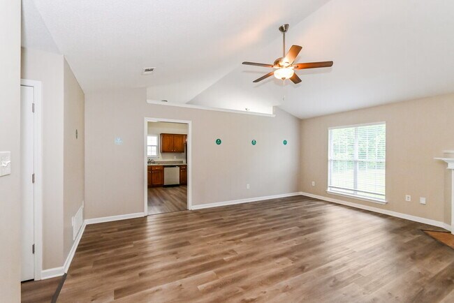 Foto del edificio - 1540 Madison Cove W