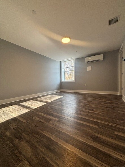 Foto del edificio - 303 Norwich-New London Turnpike