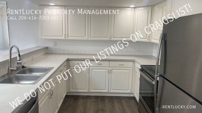 Building Photo - Desirable Milton Home!