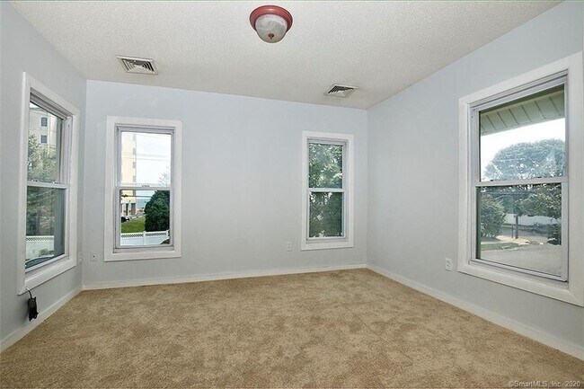 Building Photo - 77 California St