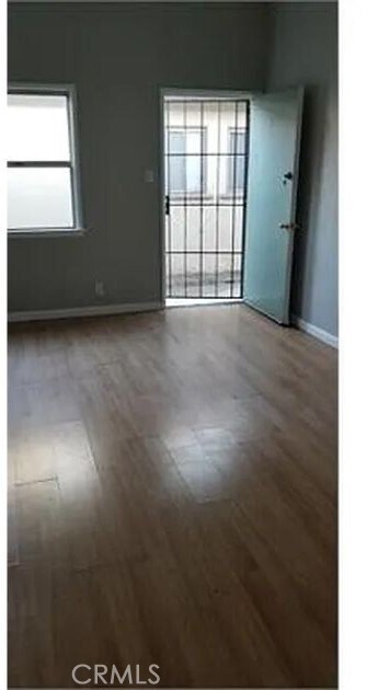 Foto del edificio - 740 W 82nd St