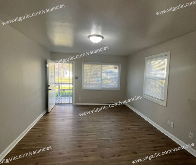 Foto del edificio - 3 Bedrooms • 1 Bathroom — Single-Family Home