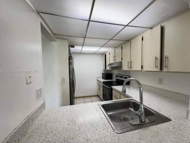 Building Photo - 2675 W 66th St