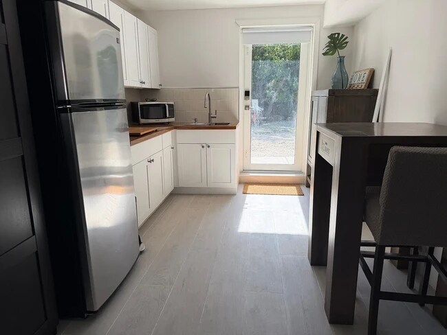 Foto del edificio - 14 Sunset Rd