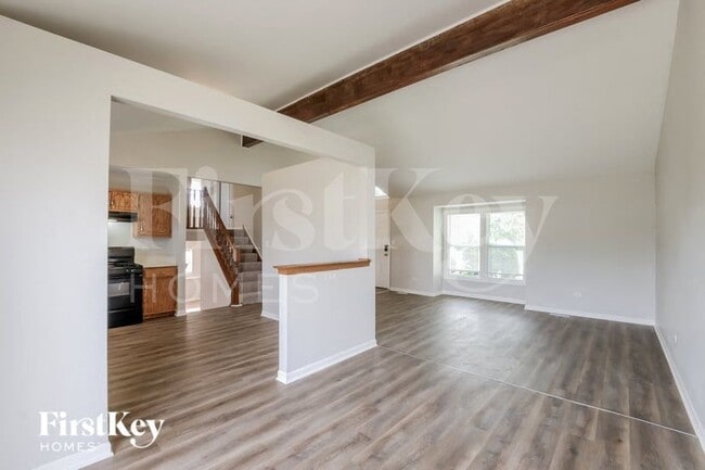 Building Photo - 2416 Waterford Dr