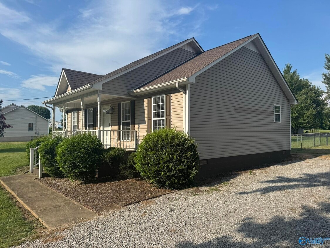 Building Photo - 30598 Ardmore Ridge Rd