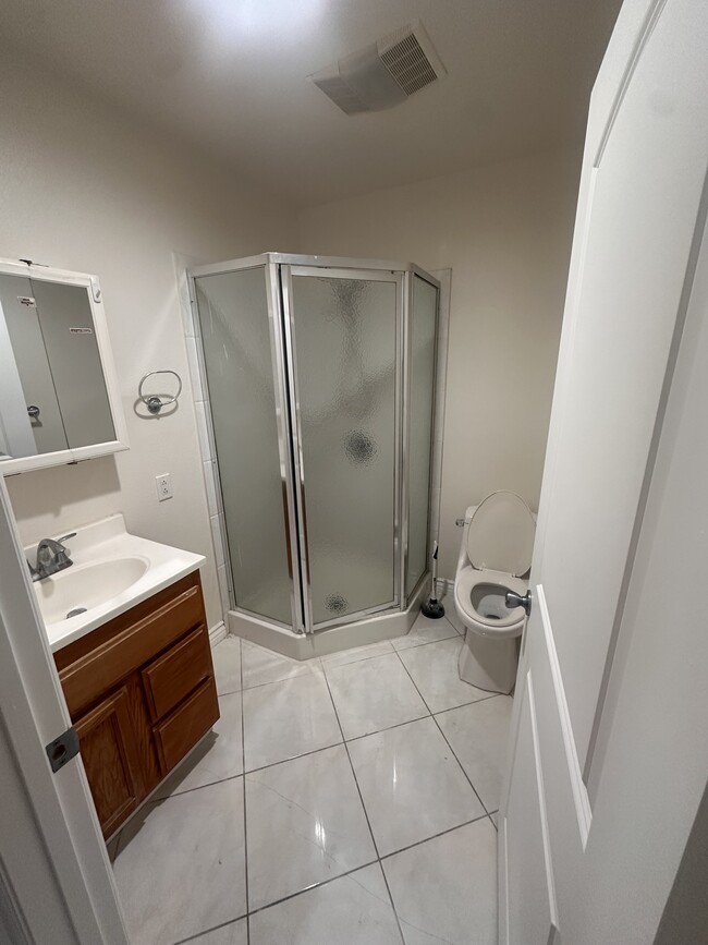 Building Photo - 13031 Monroe St