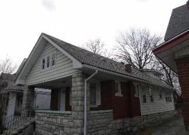 Building Photo - 3 Bedroom Bungalow in Kansas City