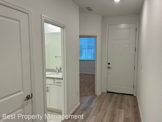 Building Photo - 4 br, 3 bath House - 212 Elk Creek Dr