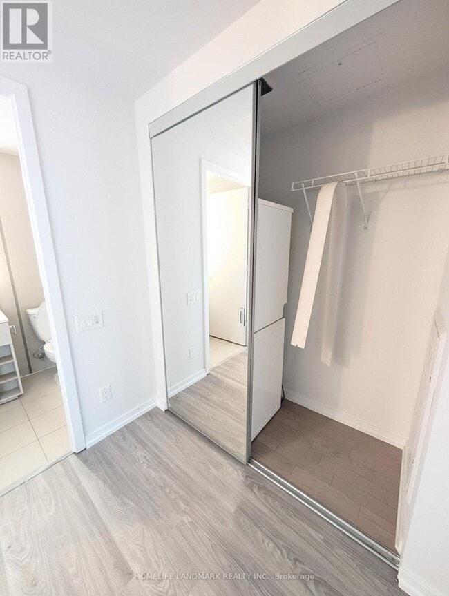 Building Photo - 101 Peter St