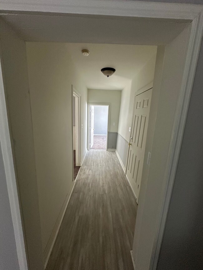 Foto del edificio - 64 McElwain Ave