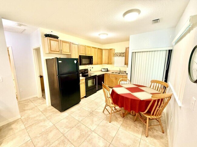 Foto del edificio - 1528 1/2 41st Ave N