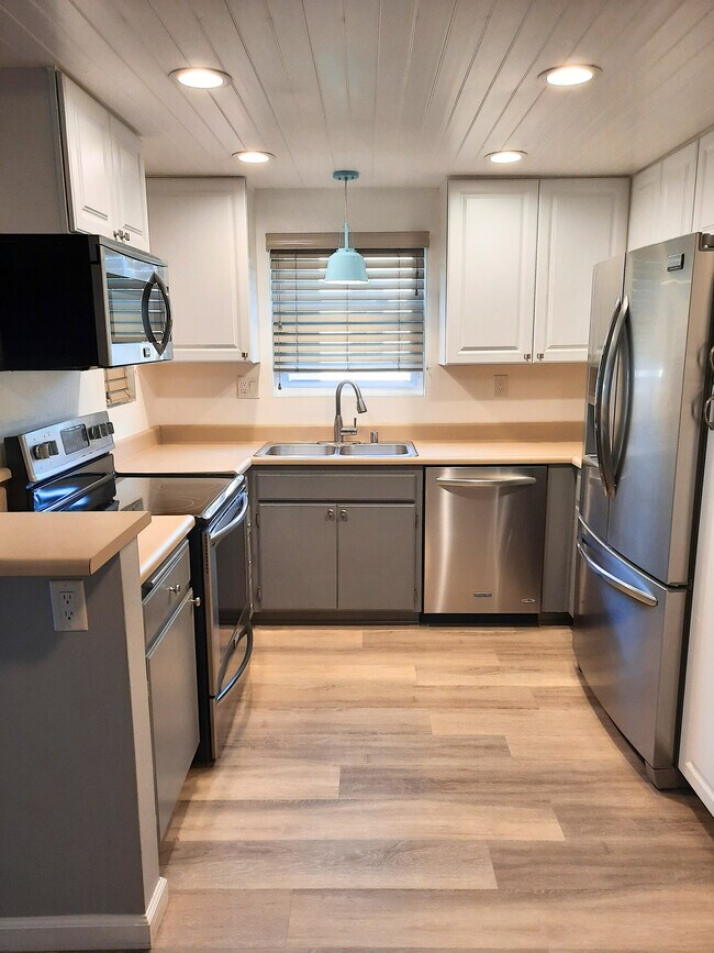 Fotografía del edificio - 220 Woodland Pky