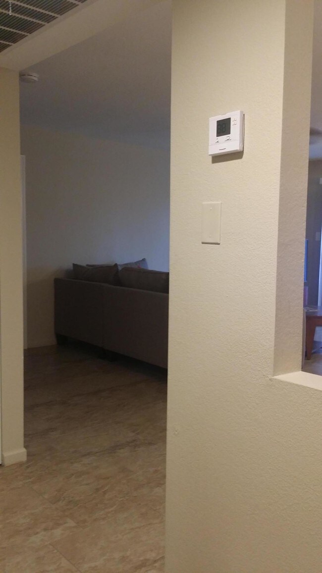 Foto del edificio - 9340 N 92nd St