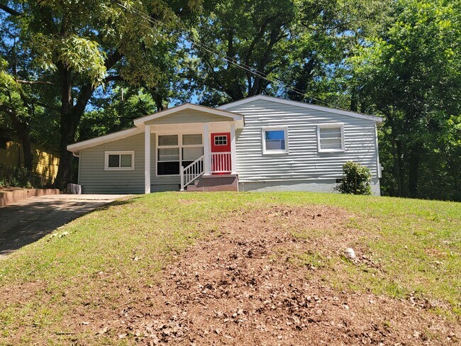 Building Photo - Rent 2 Get 2 Rooms for Free- This home is Priced as a 2bdrm in Intown Atlanta