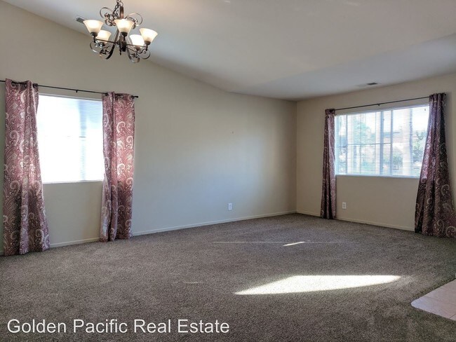Building Photo - 4 br, 2 bath House - 2132 Krystal Place