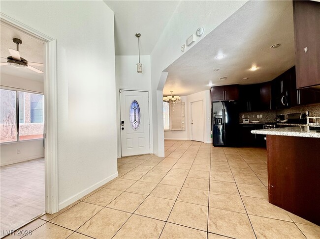 Foto del edificio - 6717 Silvery Ave