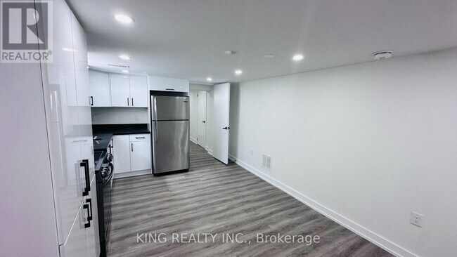 Building Photo - 994 Brimley Rd