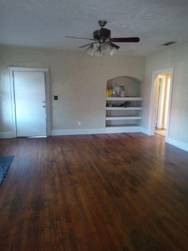 Building Photo - 801 E Frierson Ave