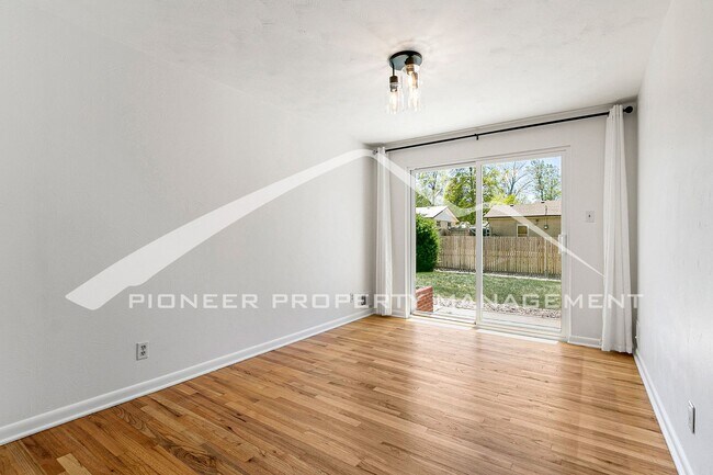Building Photo - Charming Single Family Home with Attached ...