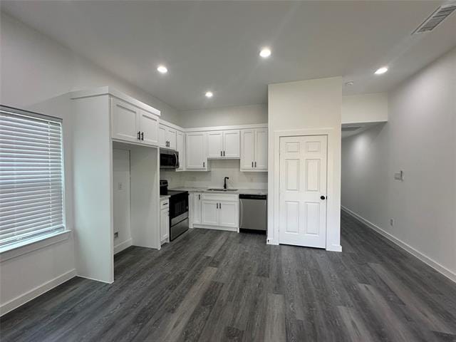 Building Photo - 3305 Mineola St
