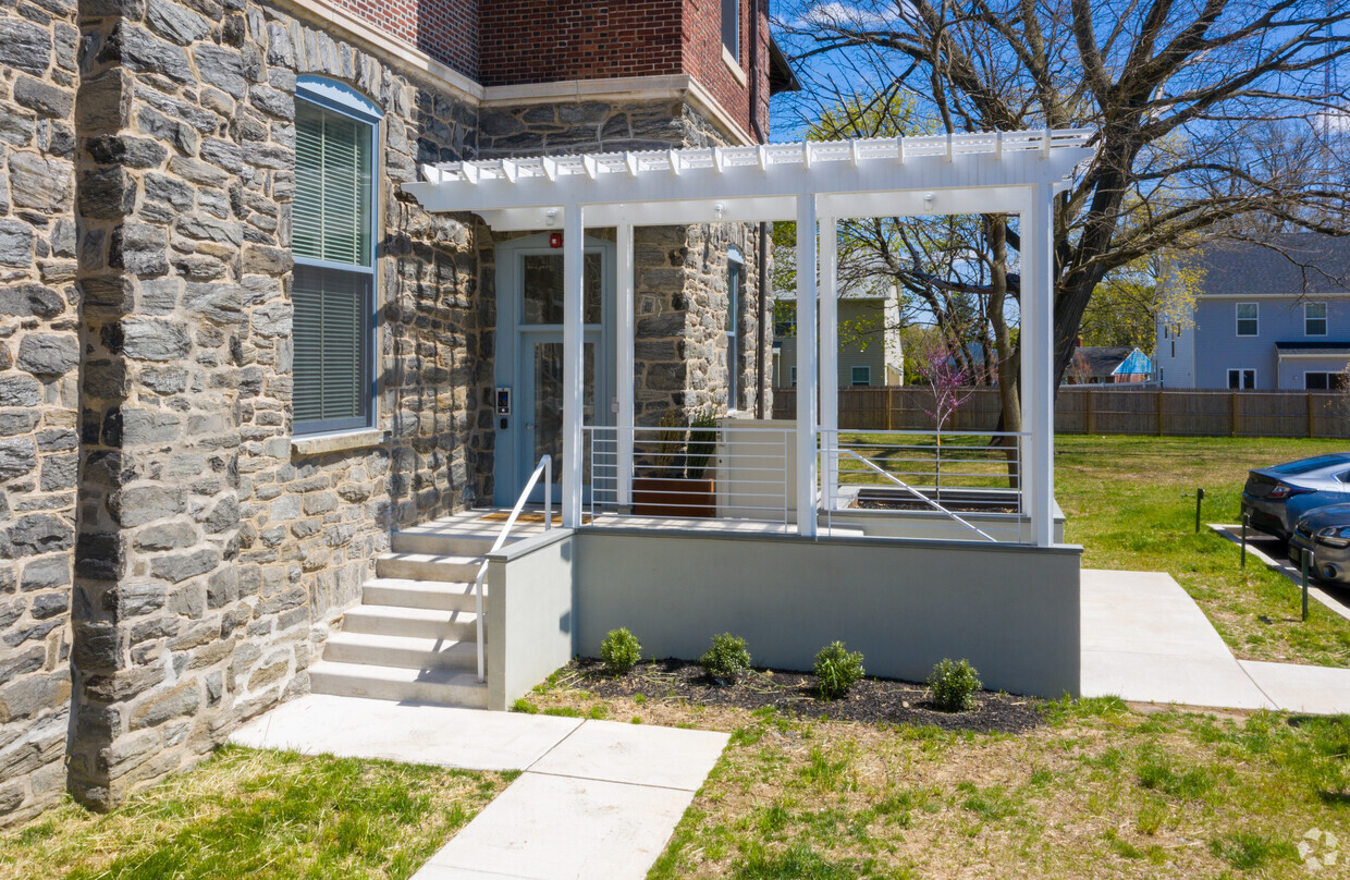 Entrance - 1400 Willow Grove Ave