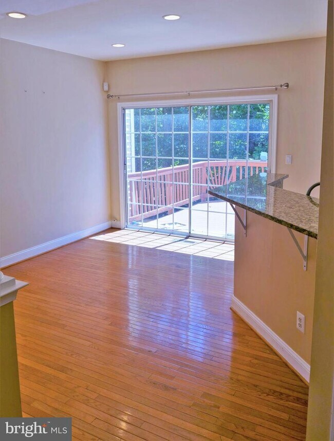 Foto del edificio - 2076 Capstone Cir
