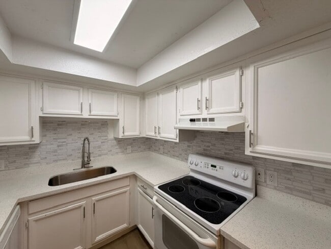 Building Photo - 3002 N 70th St