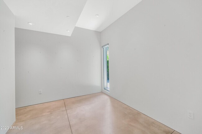 Building Photo - 4745 N Scottsdale Rd