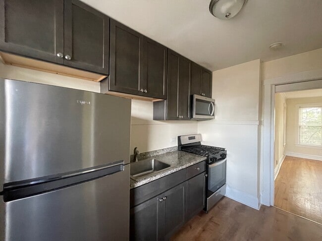Foto del edificio - 2536 W Thorndale Ave