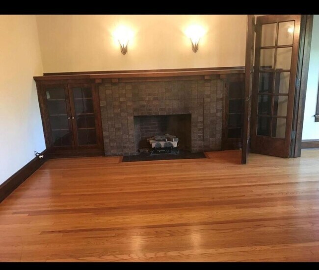 Fireplace and built in bookcases - 119 Washington Blvd
