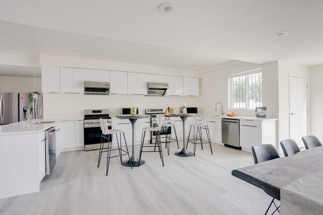 Foto del edificio - 1414 W 36th St