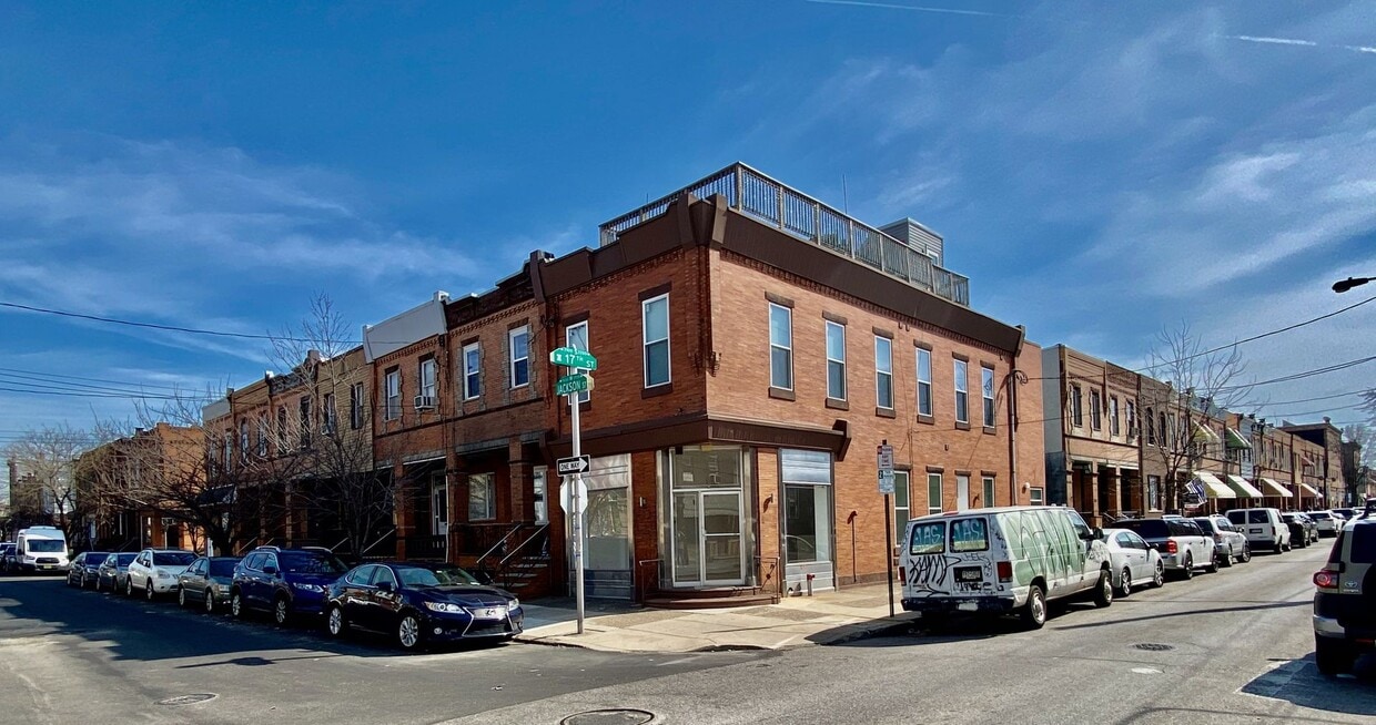 Primary Photo - 1640 Jackson St