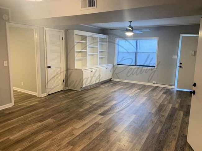 Building Photo - Spacious 3BR/1BA Lower-Level Apartment wit...