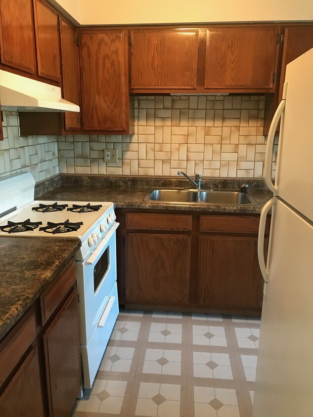 Primary Photo - 8145 Mt Ct