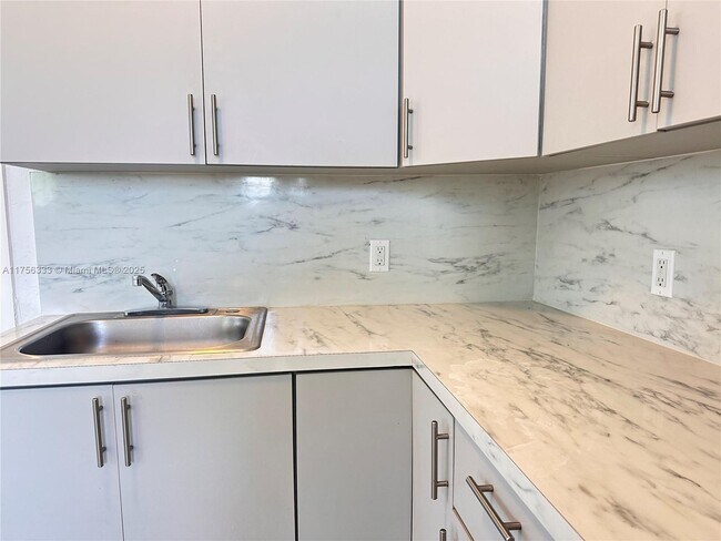 Foto del edificio - 50 NW 79th St