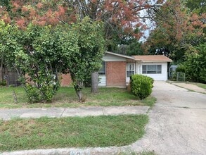 Building Photo - 1411 Camilla Rd