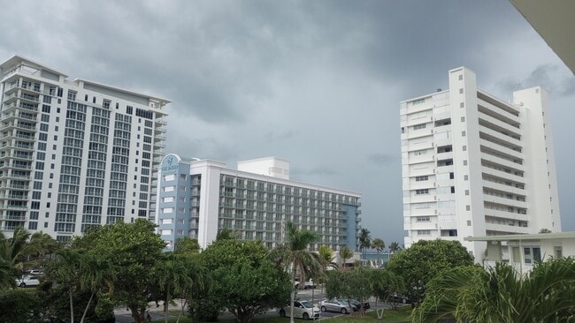 Building Photo - 3600 N Ocean Dr