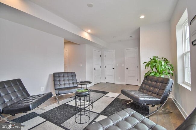 Foto del edificio - 8276 Safarian Way