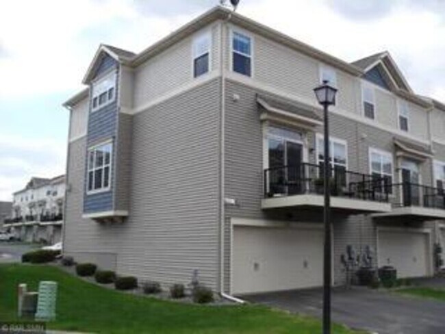 Building Photo - 8295 Norwood Ln N