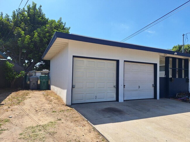 Foto del edificio - Beautifully Renovated 3-Bedroom, 1-Bath Duplex in Clairemont