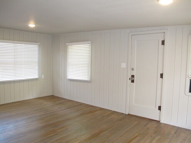 Foto del edificio - 2501 Monument Rd