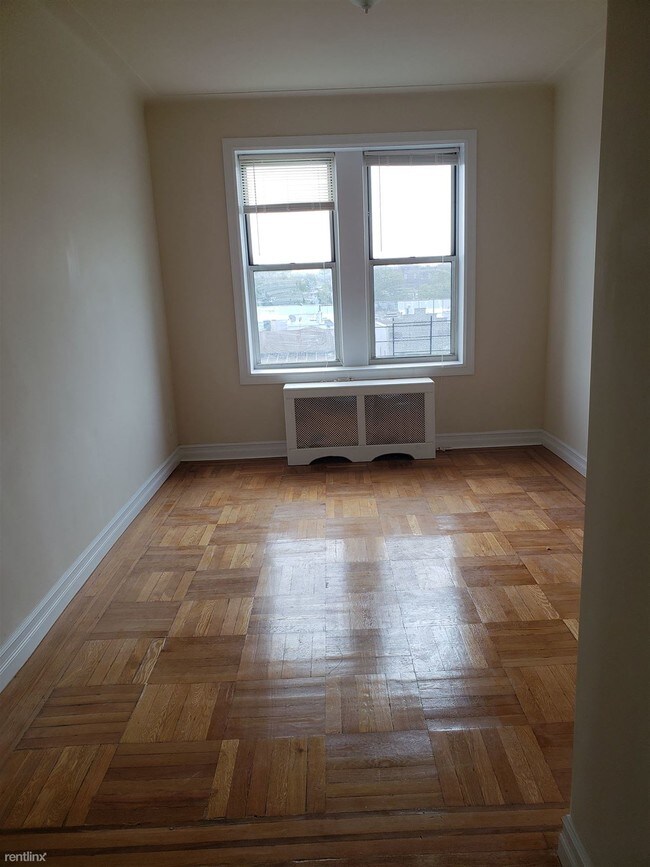 Building Photo - 3 br, 1 bath Apartment - 1947 65th St