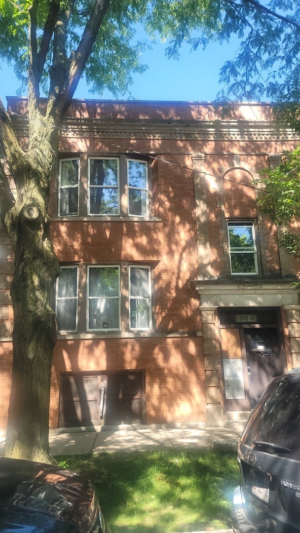 Building Photo - 1512 N Artesian Ave