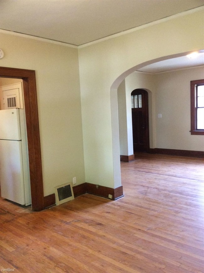 Building Photo - 137 N 33rd St