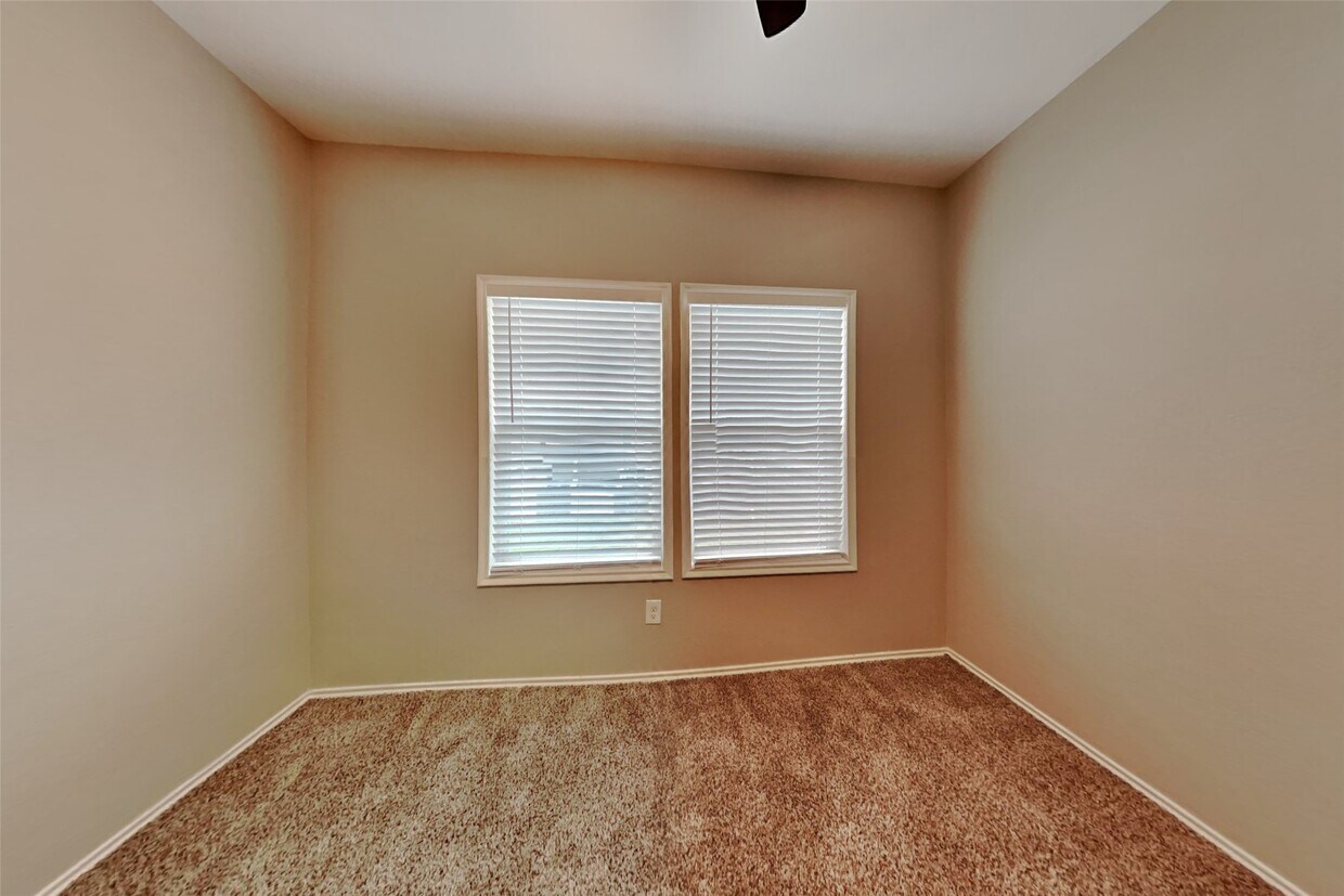 Foto del edificio - 5019 Westwood Pines Dr